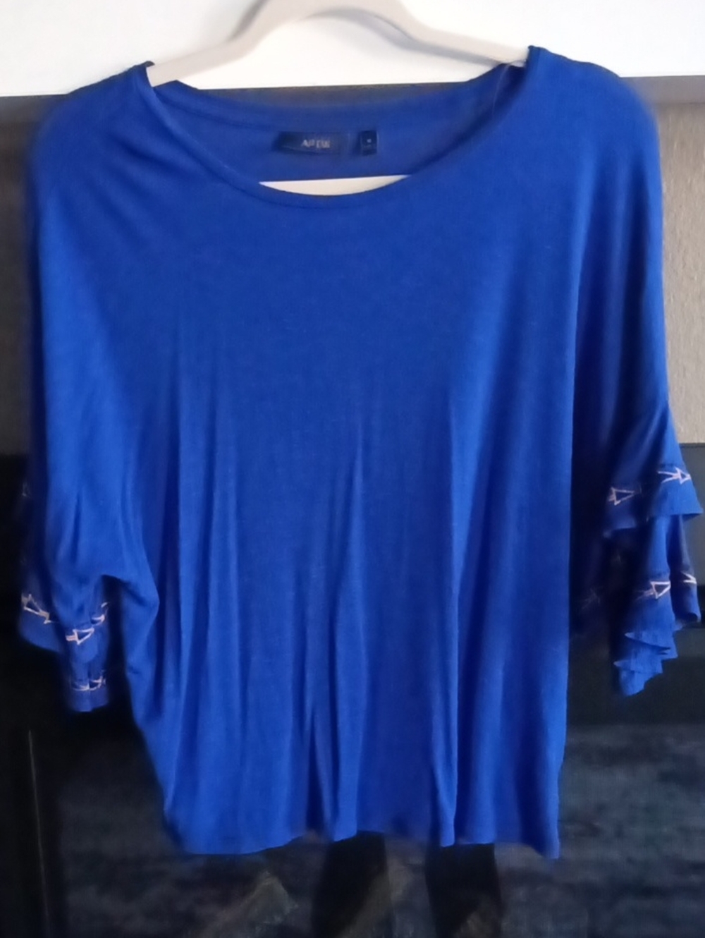 APT 9 Blue Ruffle Sleeve Top Size Medium Like New